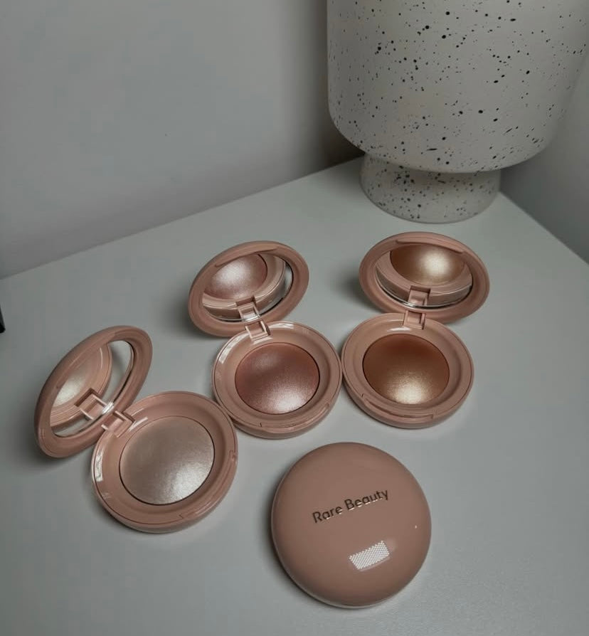 RARE BEAUTY Positive Light Silky Touch Highlighter