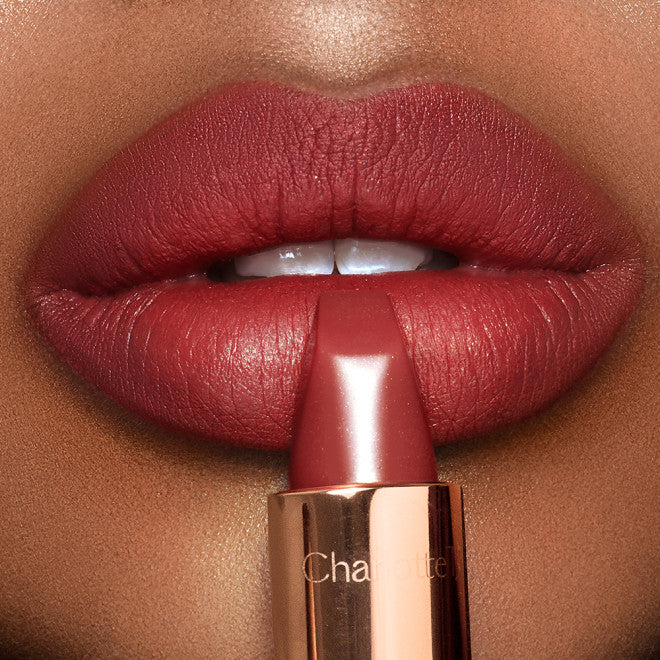 Charlotte Tilbury - Walk of no shame (Matte Revolution)