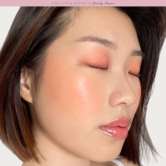 RARE BEAUTY Stay Vulnerable Blush