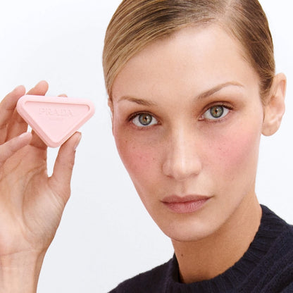 Touch Cream-To-Powder Soft Blur Longwear Blush – Blush crème-à-poudre longue tenue