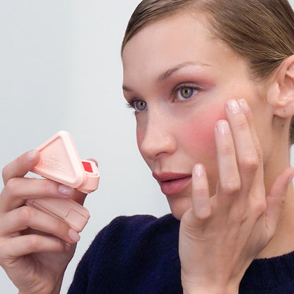 Touch Cream-To-Powder Soft Blur Longwear Blush – Blush crème-à-poudre longue tenue
